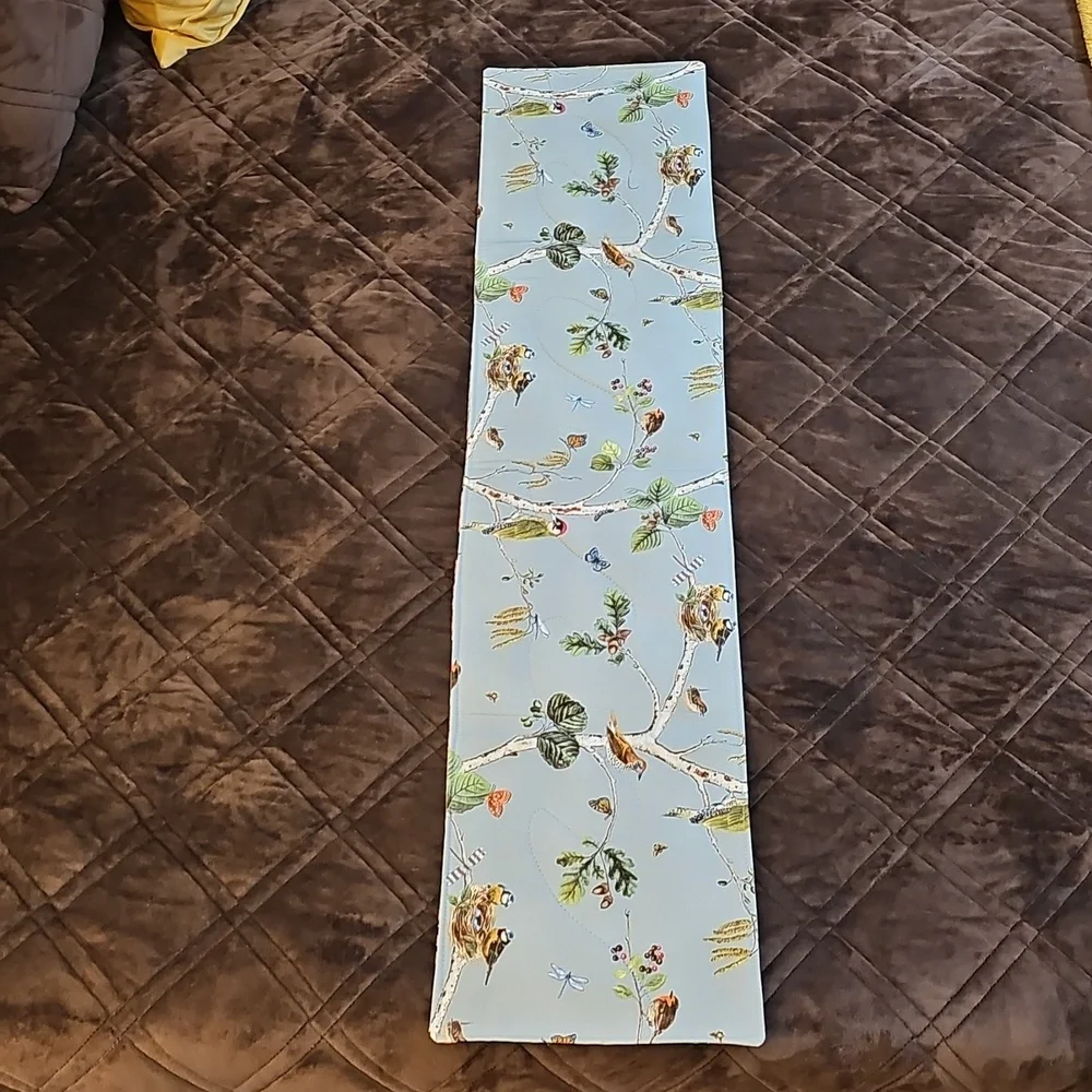 Table Runner - Picture 6 of 10